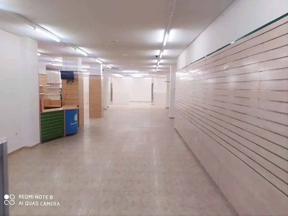 Local comercial en venta en Valdepeñas, imagen 2