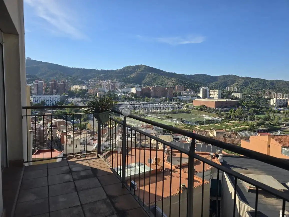 Piso con terraza en venta en Horta - Guinardó, imagen 3
