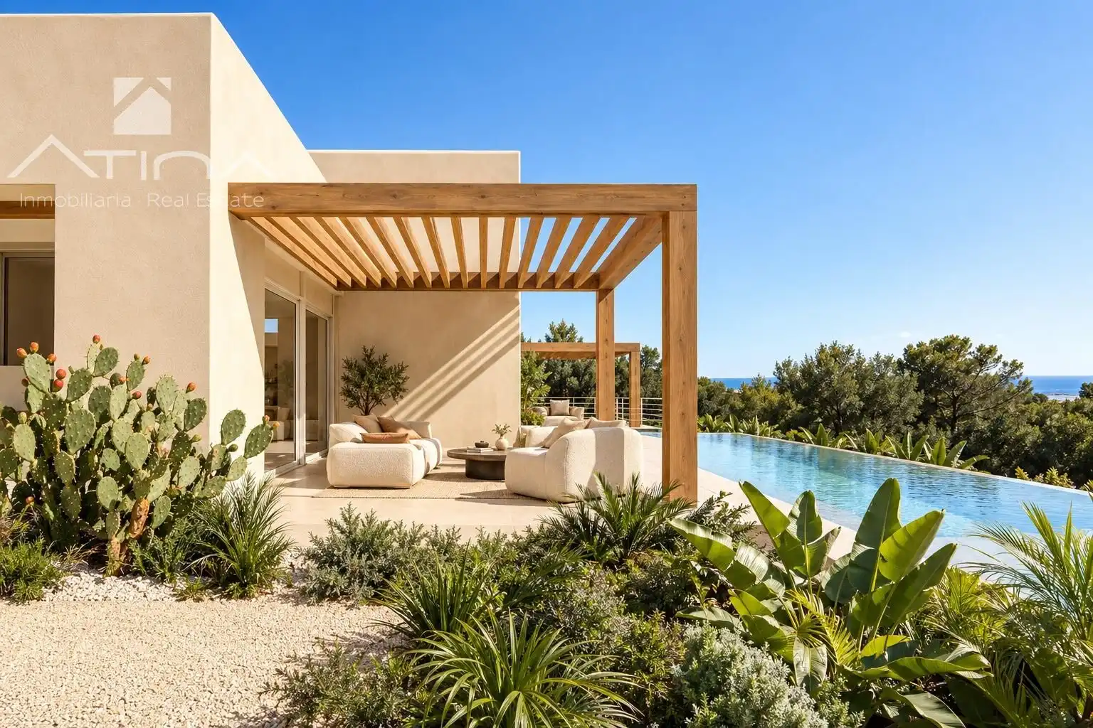 Detached house with pool for sale in Calle Calle Maia