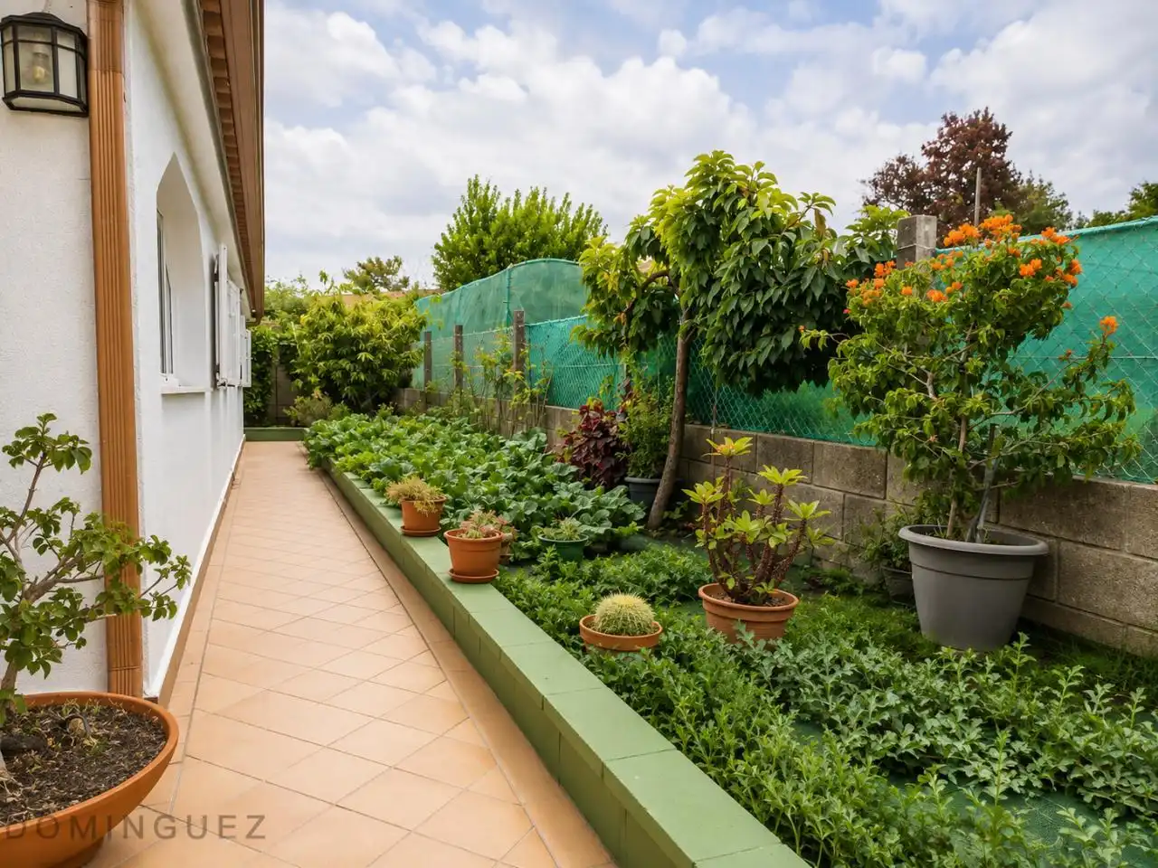 Terrassa de Casa o xalet en venda en Cangas  amb Calefacció, Jardí privat i Terrassa