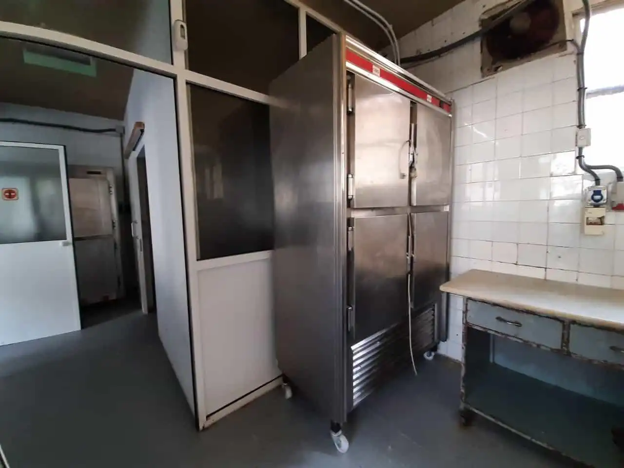 Cuina de Local de lloguer en Cáceres