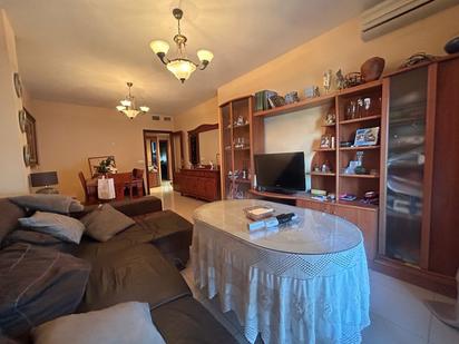 Living room of Flat for sale in Villanueva de la Serena  with Air Conditioner and Balcony