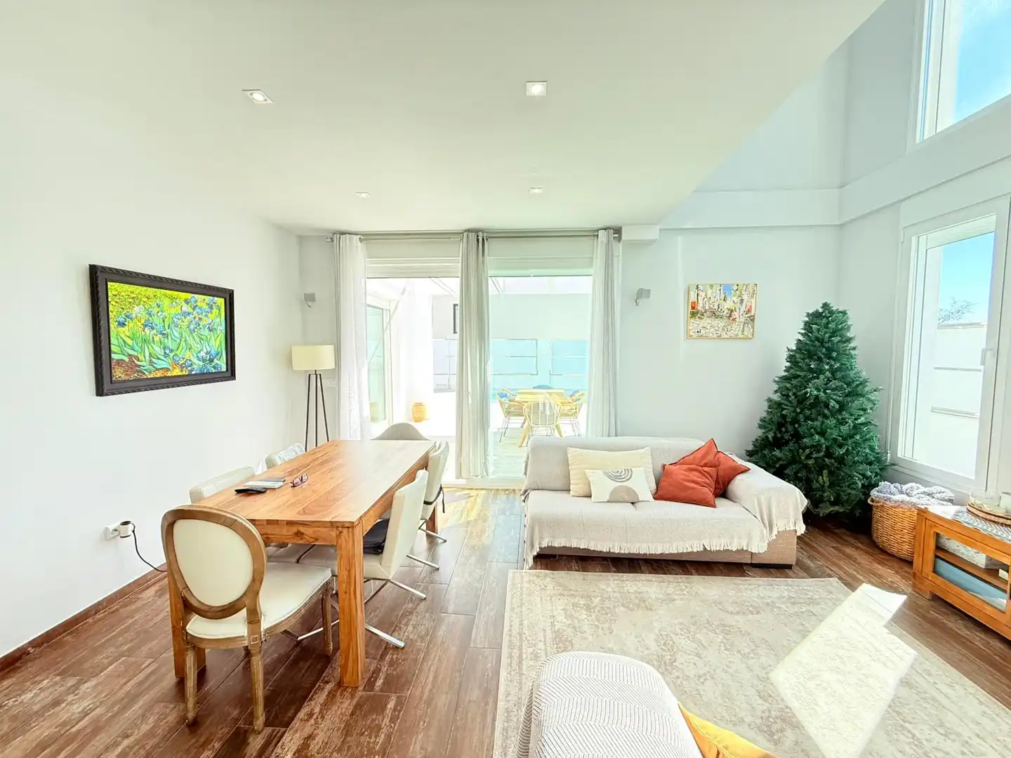 Sala d'estar de Casa o xalet en venda en Vélez-Málaga amb Aire condicionat, Jardí privat i Traster