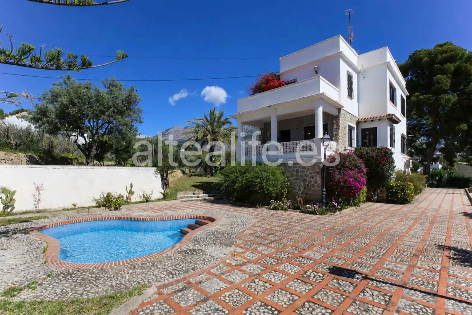 Vista exterior de Casa o chalet en venta en Altea con Aire acondicionado, Terraza y Piscina