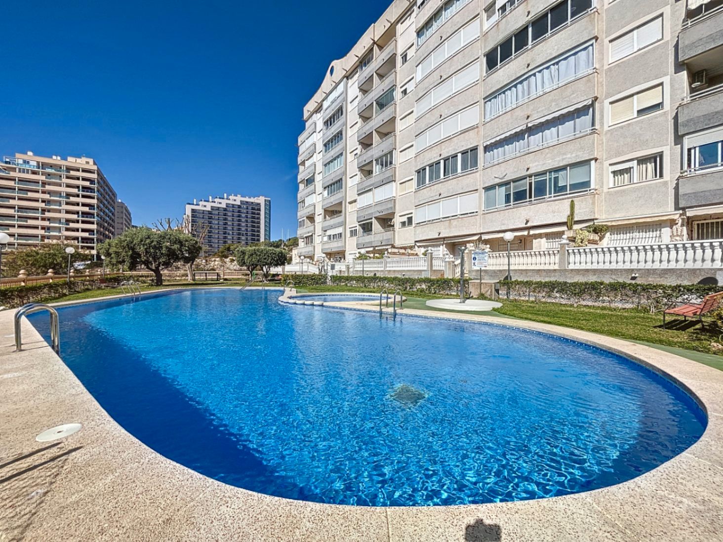 Swimming pool of Flat for sale in Villajoyosa / La Vila Joiosa  with Air Conditioner, Private garden and Terrace
