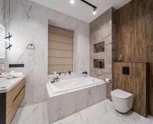 Bathroom of Flat to rent in Majadahonda  with Air Conditioner, Furnished and Pets allowed