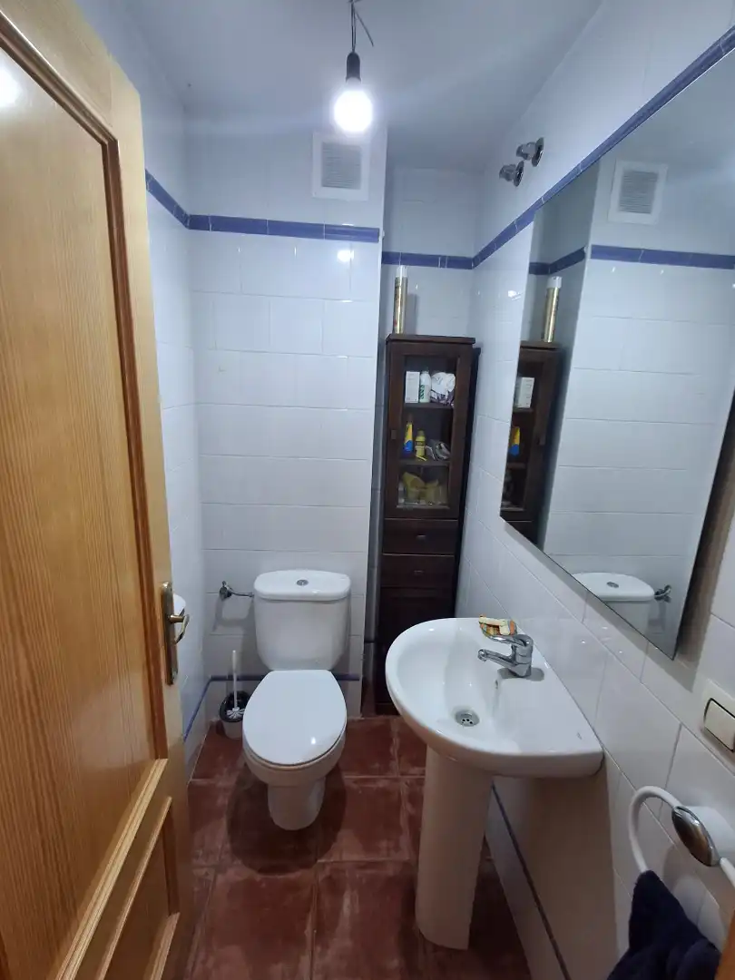 Bany de Casa adosada en venda en Torrecilla En Cameros amb Calefacció, Parquet i Terrassa