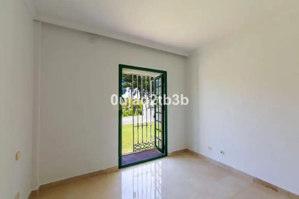 Habitación de Casa adosada en venta en Marbella con Aire acondicionado, Jardín privado y Terraza