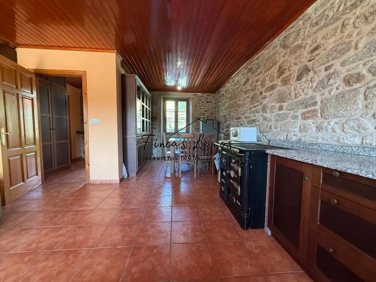 Cocina de Casa o chalet en venta en Vimianzo con Calefacción, Jardín privado y Terraza