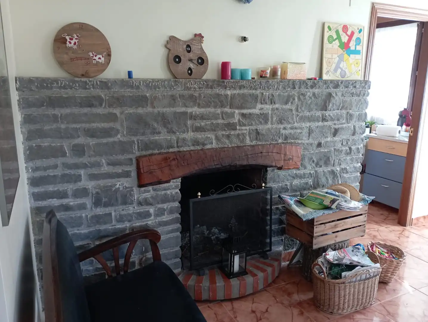 Sala d'estar de Casa adosada de lloguer en Espinosa de los Monteros amb Calefacció, Jardí privat i Parquet