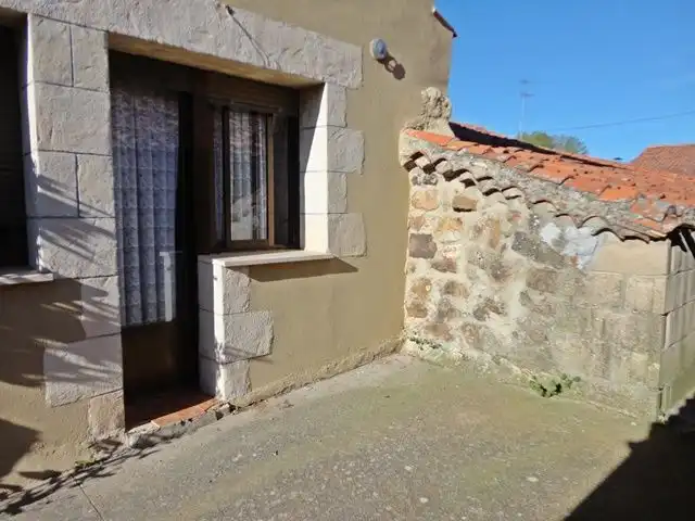 Vista exterior de Casa o chalet en venta en Cascajares de la Sierra con Trastero y Amueblado