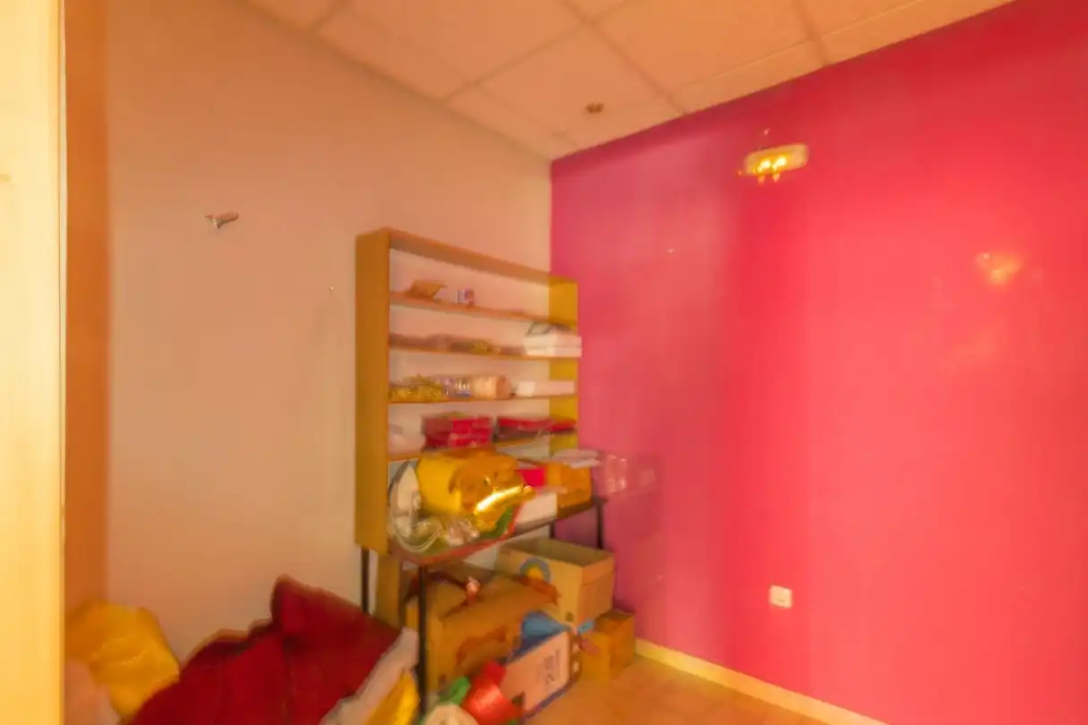 Commercial properties for sale in Yepes  with Air Conditioner
