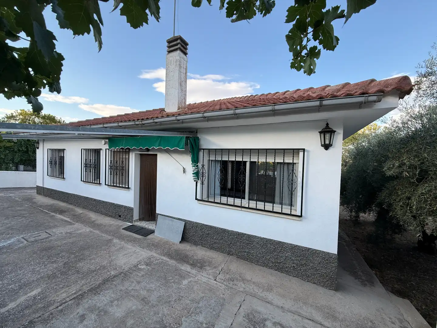 Vista exterior de Casa o chalet en venta en Illana con Calefacción, Jardín privado y Terraza