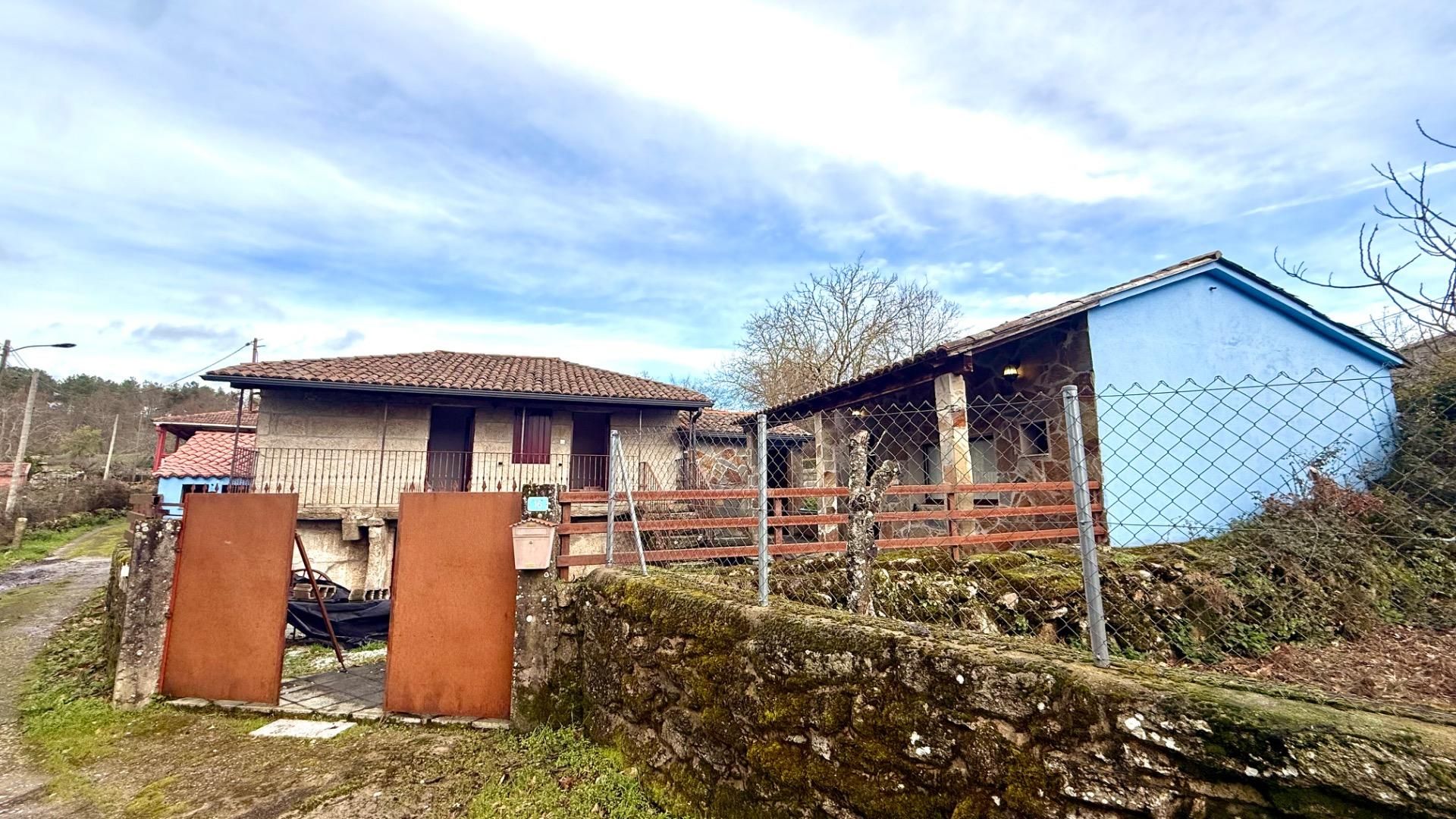 Exterior view of Country house for sale in A Merca    with Private garden, Terrace and Storage room