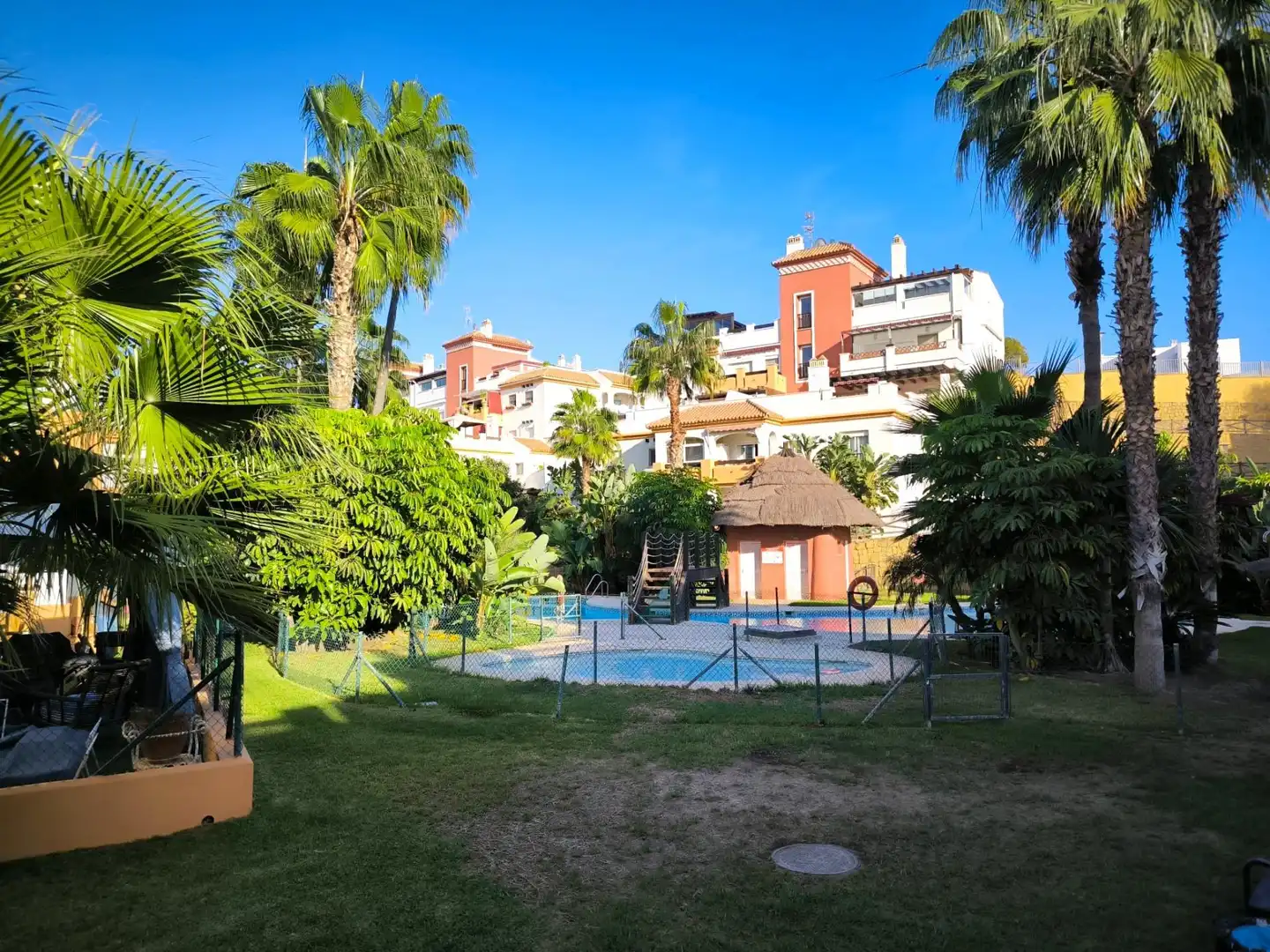 Vista exterior de Ático en venta en Vélez-Málaga con Aire acondicionado, Calefacción y Jardín privado