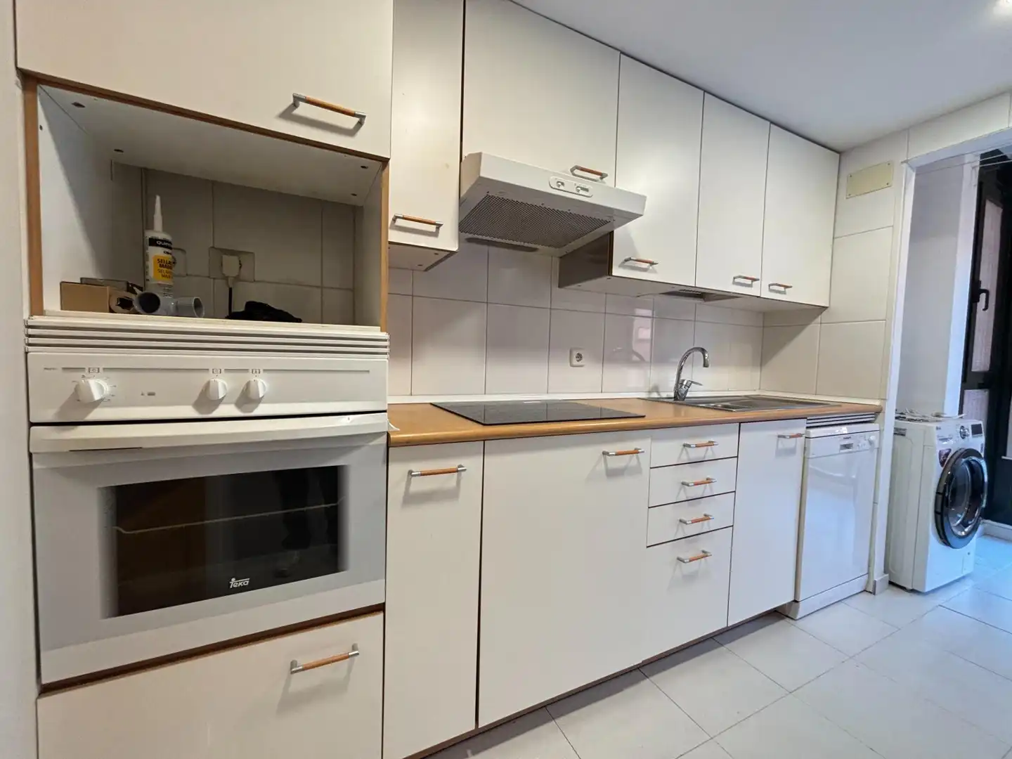 Kitchen of Flat for rent in Madrid  with Air Conditioner, Heating and Private garden
