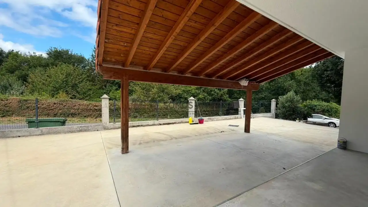 Terrassa de Casa o xalet en venda en Ourense Capital  amb Calefacció, Jardí privat i Terrassa