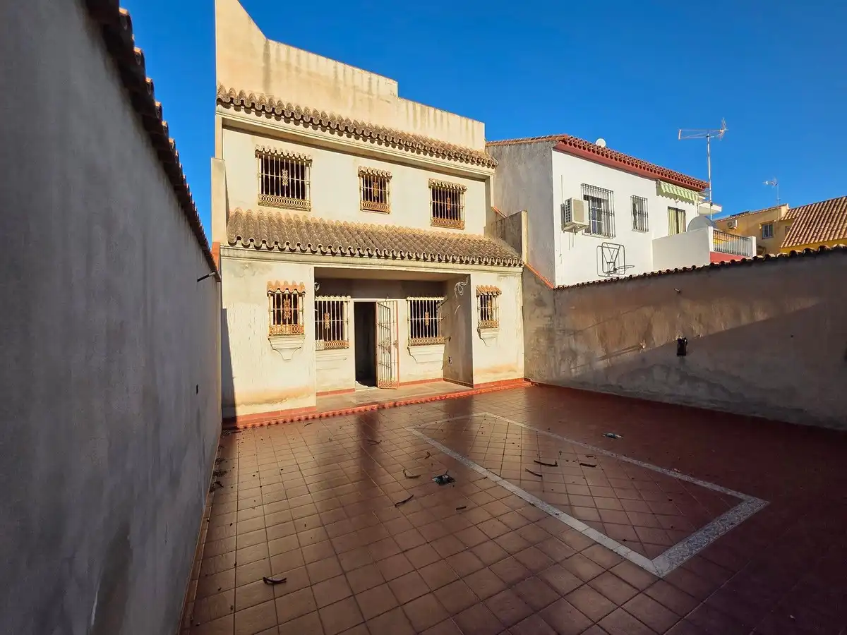 Exterior view of Houses for sale in Fuengirola  with Air Conditioner, Private garden and Terrace