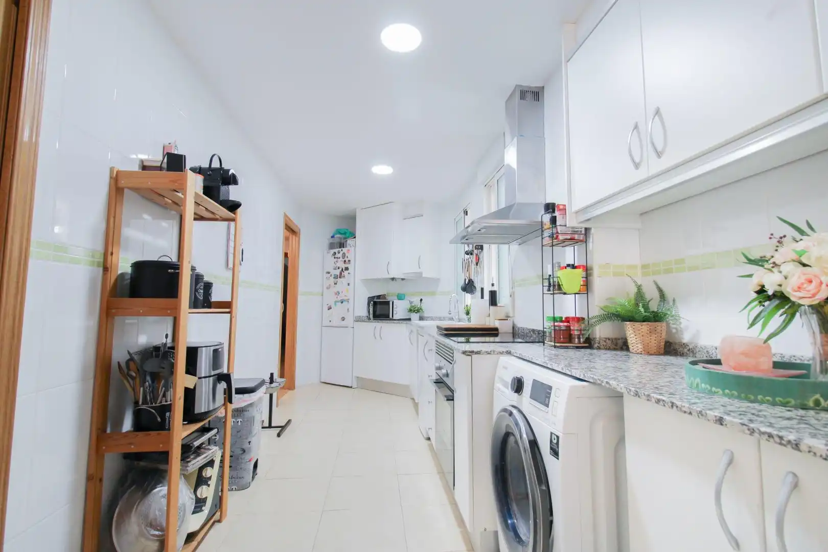 Küche von Wohnung zum Verkauf in Benaguasil mit Klimaanlage und Alarm