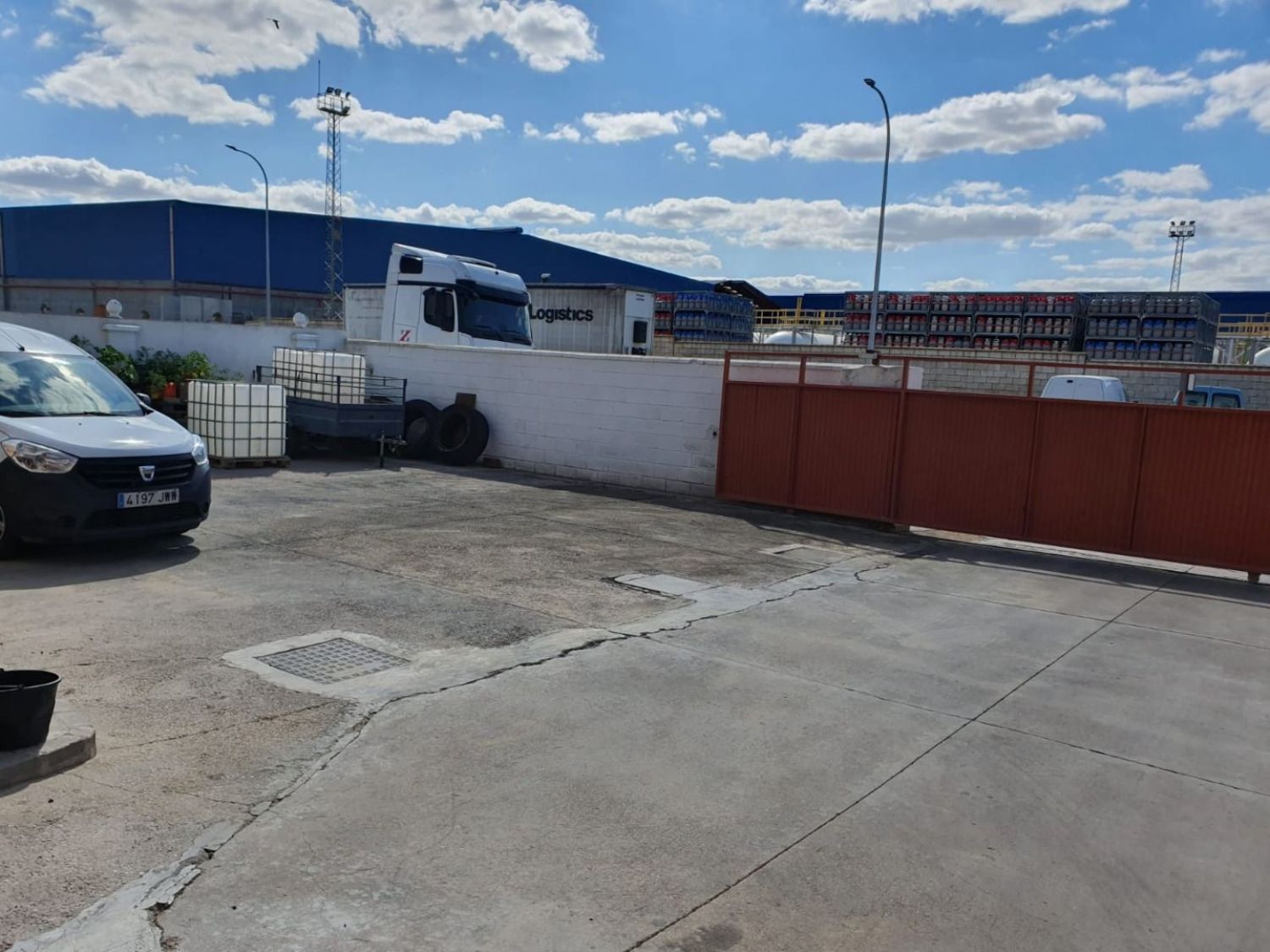 Parking of Industrial buildings for sale in Dos Hermanas