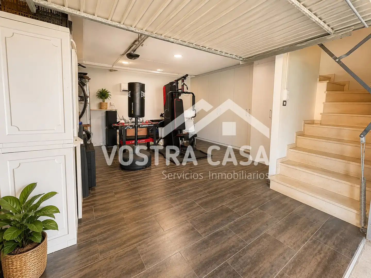 Haus oder Chalet zur Miete in Chiva mit Klimaanlage, Schwimmbad und Möbliert