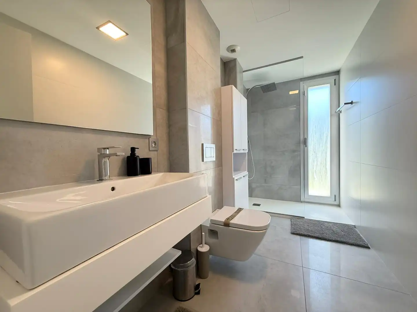 Baño de Casa o chalet de alquiler en Finestrat con Aire acondicionado, Calefacción y Jardín privado
