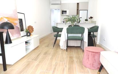 Living room of Flat for sale in Badalona  with Air Conditioner, Terrace and Oven