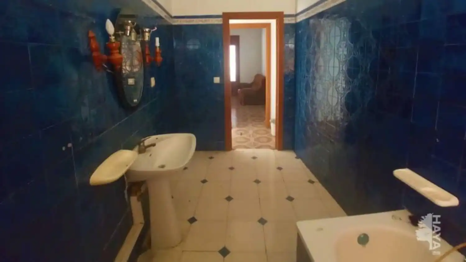Baño de Casa adosada en venta en El Robledo   con Calefacción, Jardín privado y Terraza