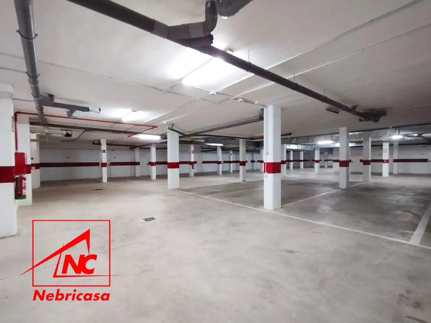 Parkplatz von Wohnung zur Miete in Chipiona mit Klimaanlage, Terrasse und Schwimmbad