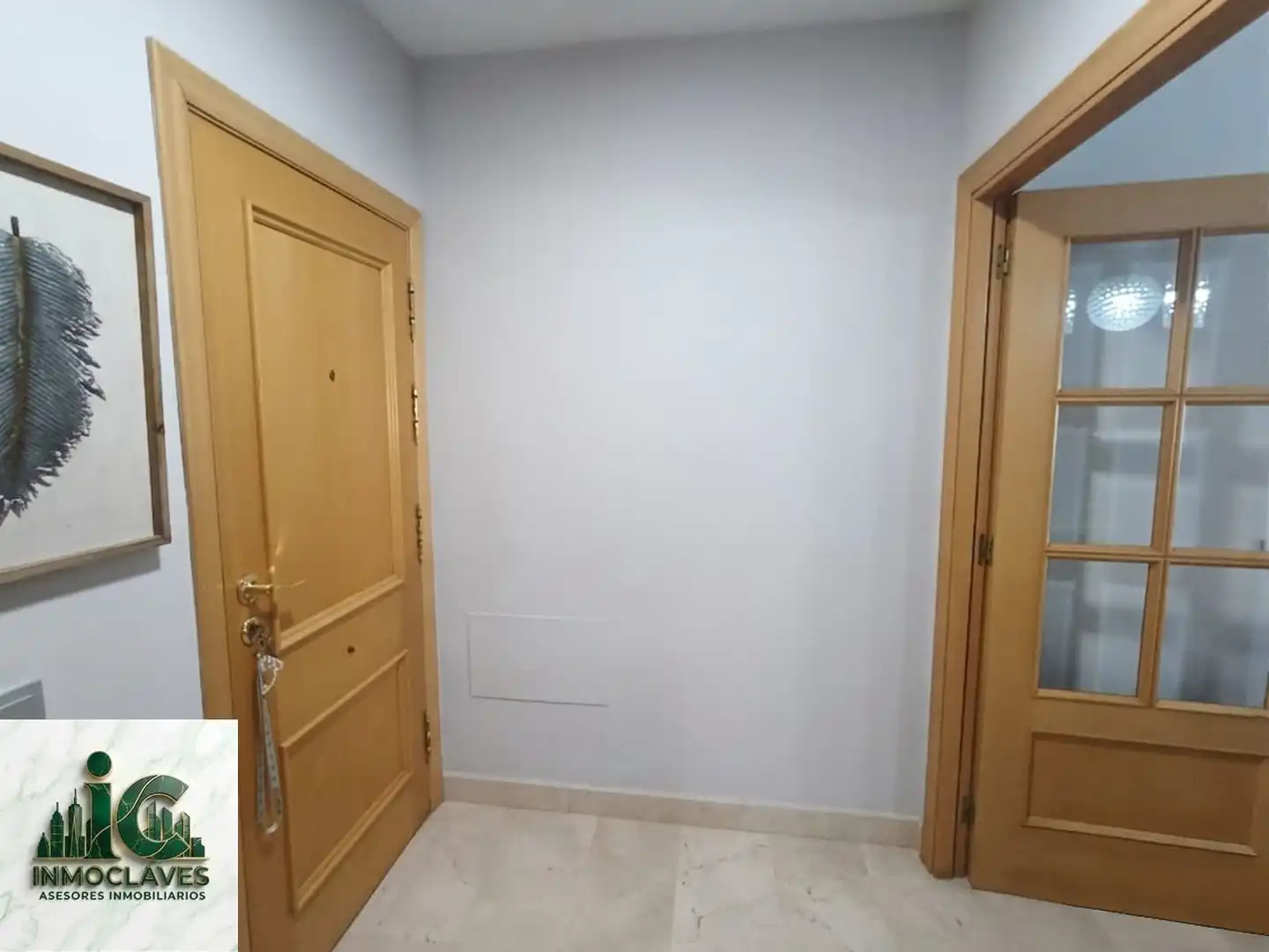 Wohnung zum Verkauf in Algeciras mit Terrasse, Schwimmbad und Möbliert