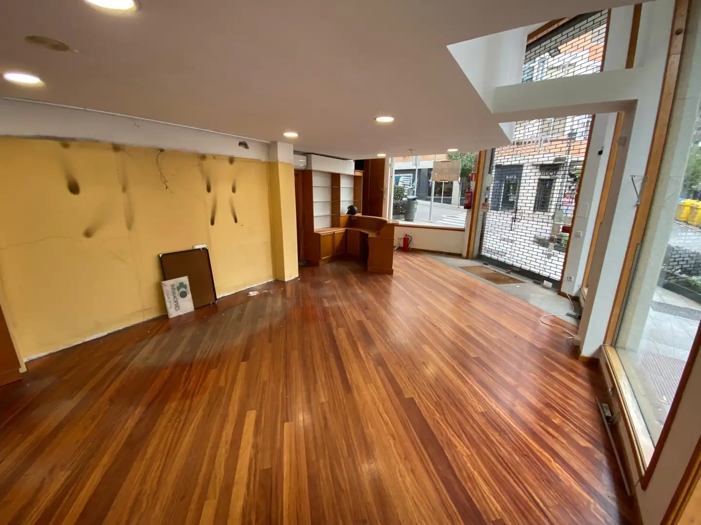 Commercial properties for rent in Vigo   with Air Conditioner, Parquet flooring and Alarm