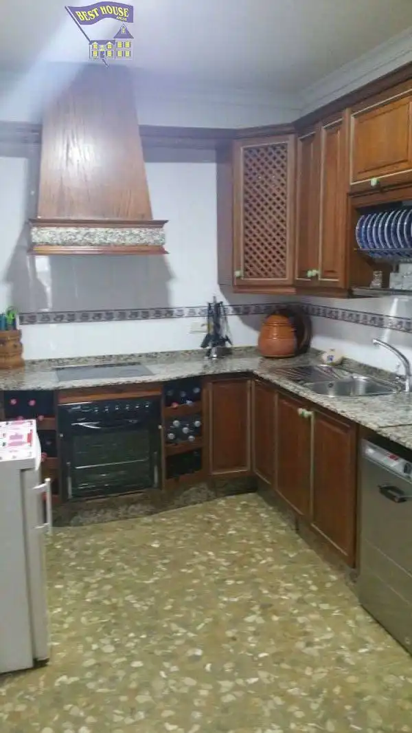 Cuina de Casa o xalet en venda en Arcos de la Frontera amb Aire condicionat, Jardí privat i Traster