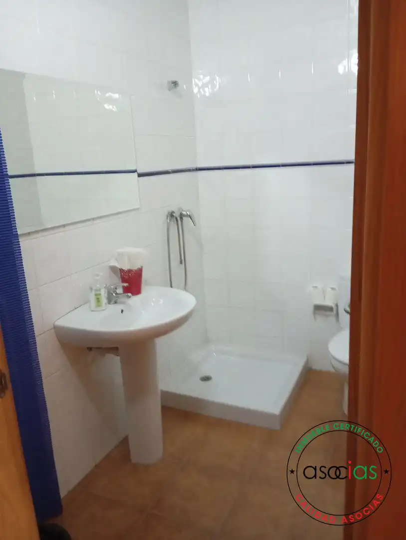Badezimmer von Büro zum Verkauf in Oviedo  mit Heizung