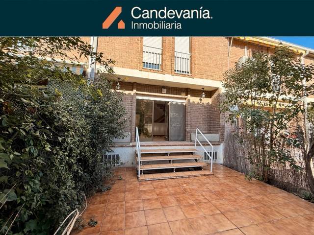 Casa adosada en Venta en Villanueva de Gállego