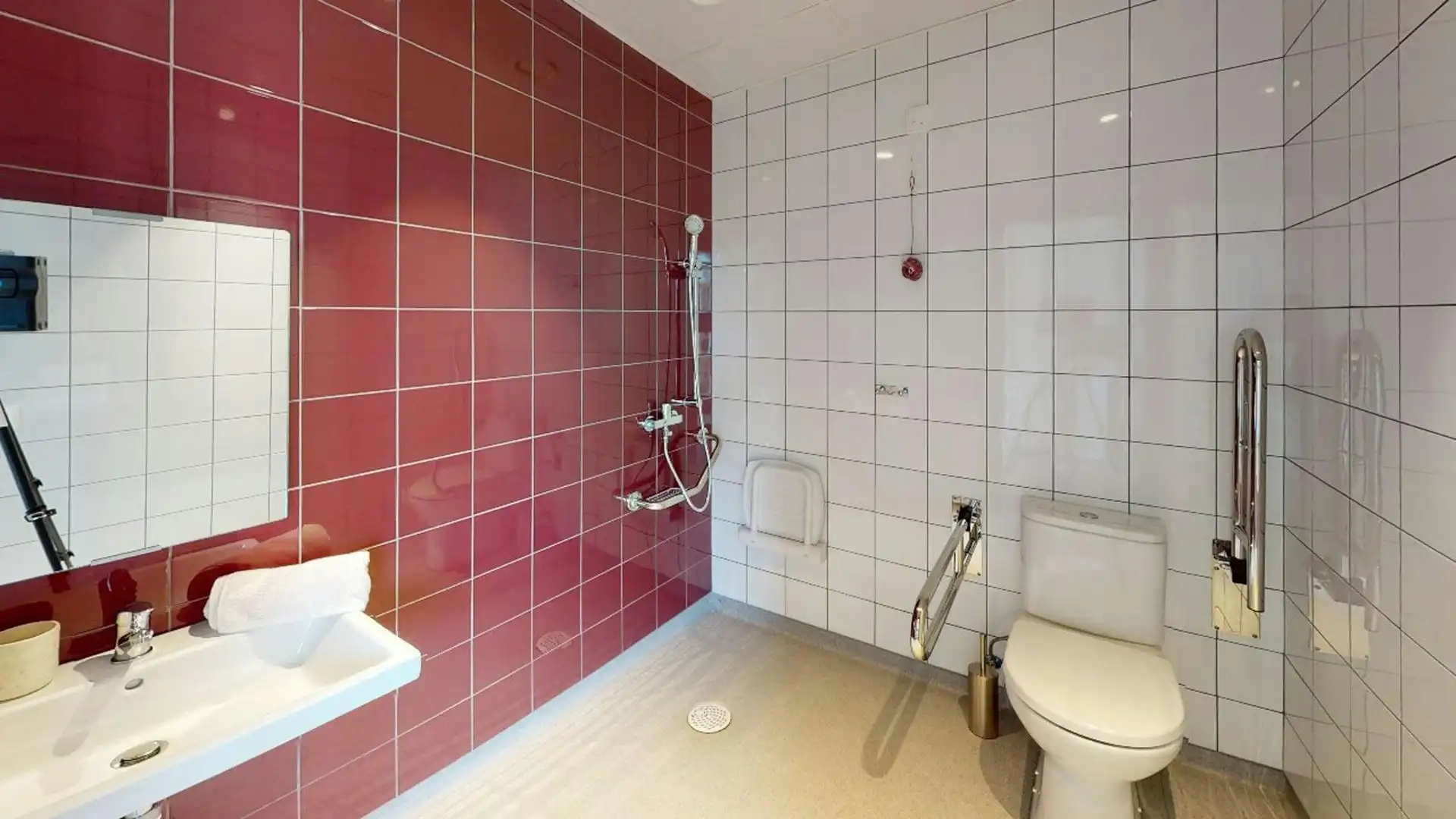Badezimmer von Wohnung zur Miete in Barcelona mit Klimaanlage, Heizung und Privatgarten
