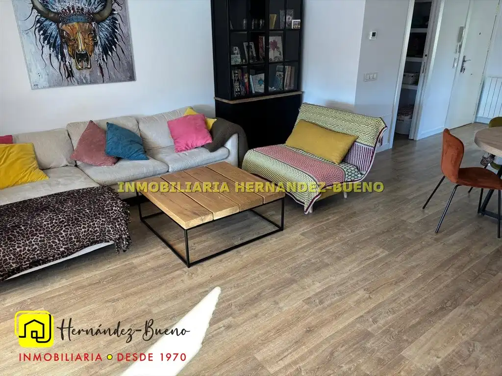 Sala de estar de Dúplex de alquiler en Salamanca con Calefacción, Terraza y Piscina