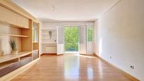 Sala d'estar de Pis en venda en  Pamplona / Iruña amb Calefacció, Parquet i Terrassa