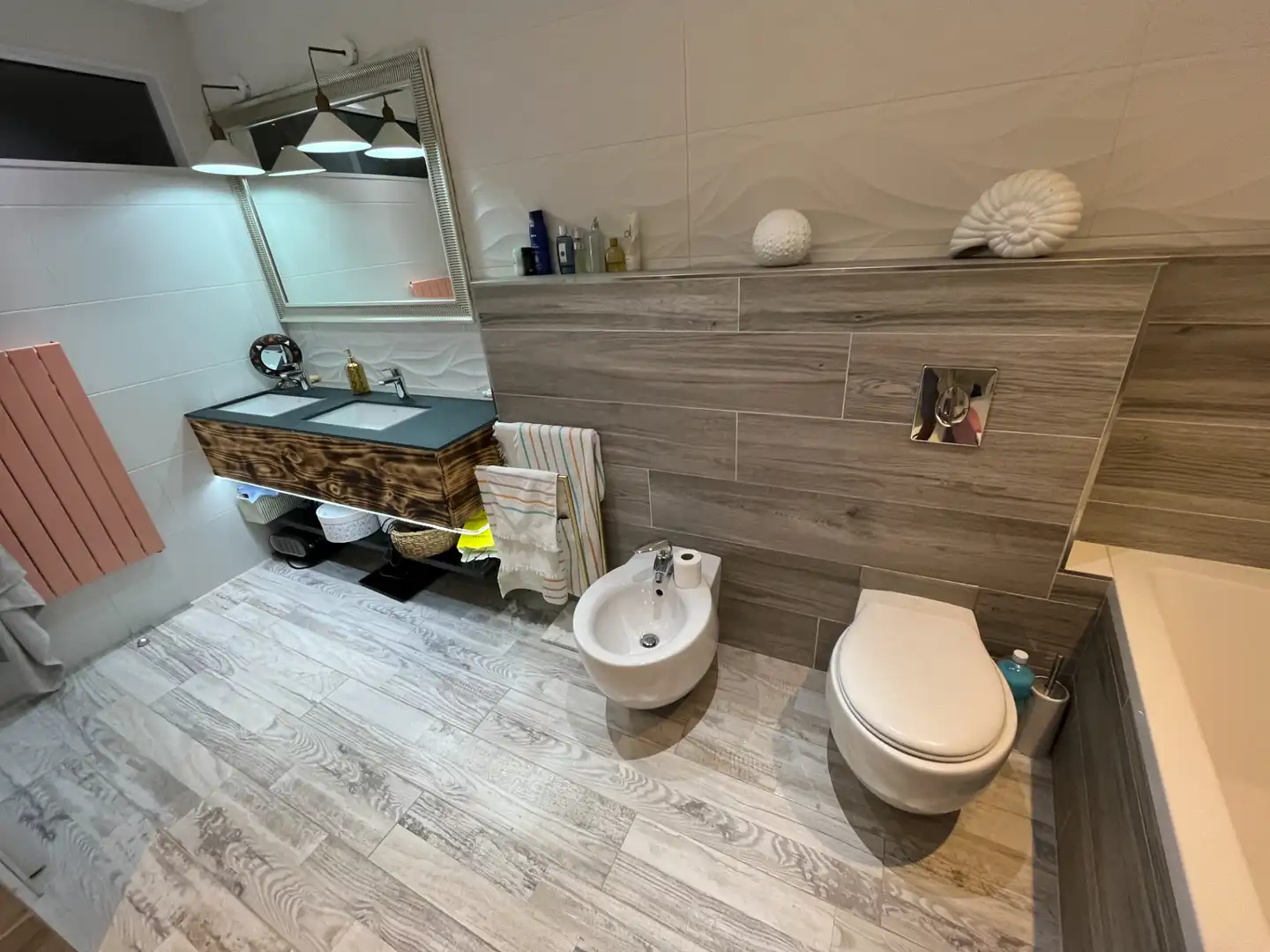 Baño de Casa adosada en venta en Manlleu con Calefacción, Jardín privado y Parquet