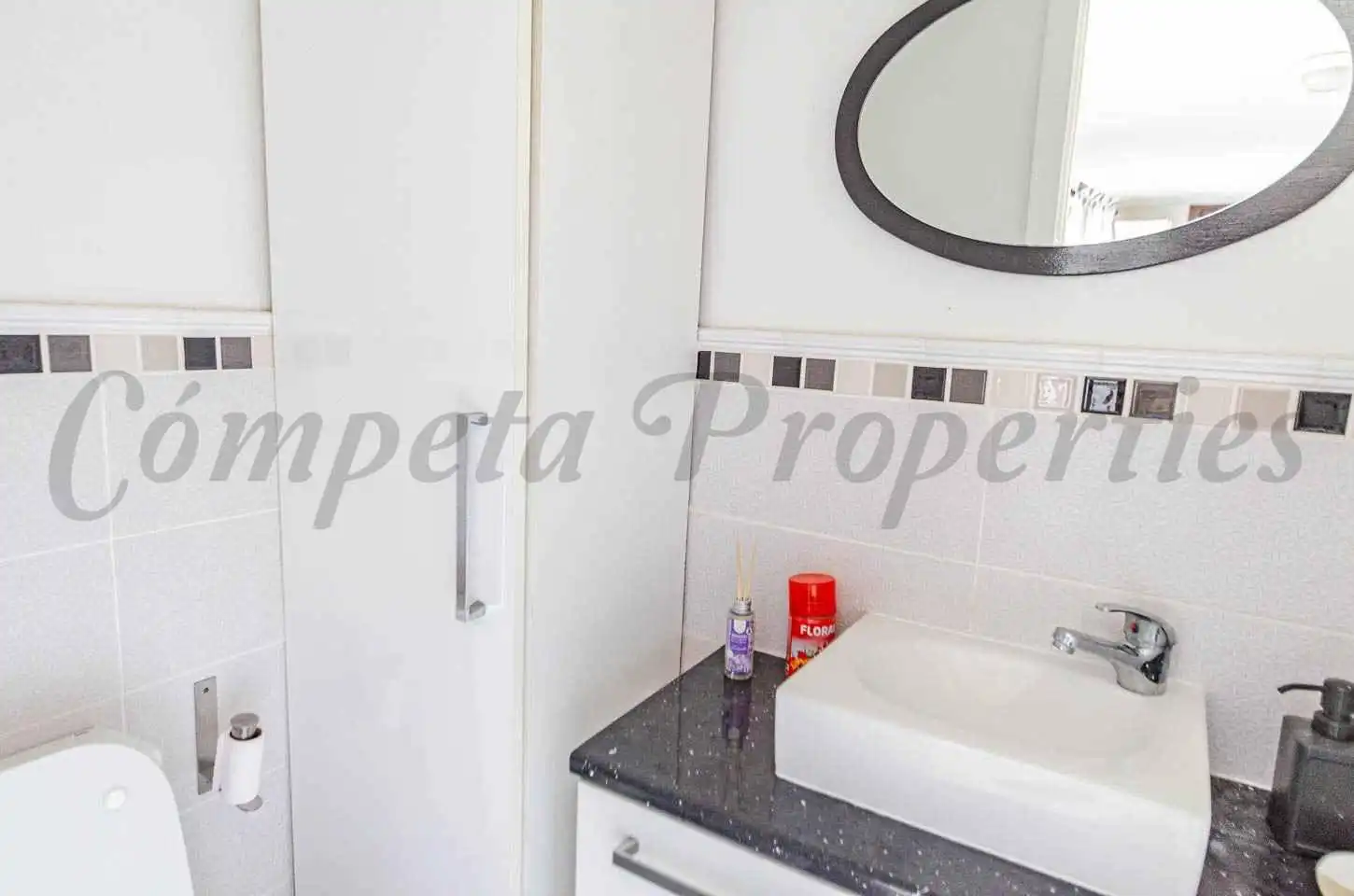 Houses for sale in Canillas de Albaida, Málaga