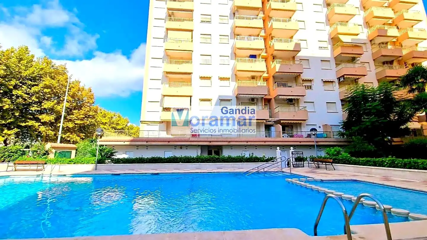 Piscina de Apartament en venda en Gandia amb Aire condicionat, Jardí privat i Terrassa