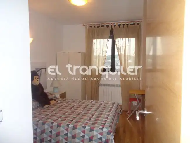 Wohnung zur Miete in Calle Fernando Trueba, Centro