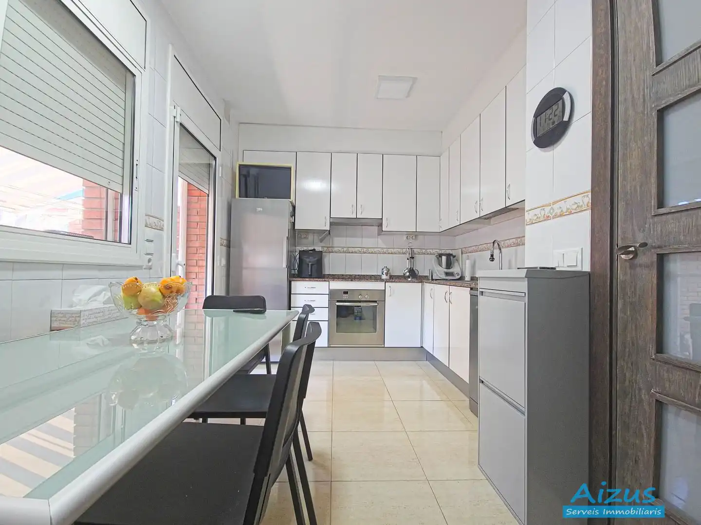 Cocina de Casa adosada en venta en Santa Perpètua de Mogoda con Aire acondicionado, Calefacción y Terraza