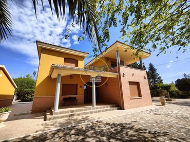 Villa con balcone in vendita a Banyeres de Mariola