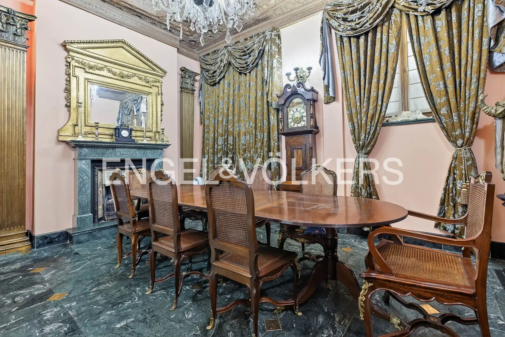 Comedor de Casa o chalet en venta en Sevilla con Aire acondicionado, Calefacción y Parquet