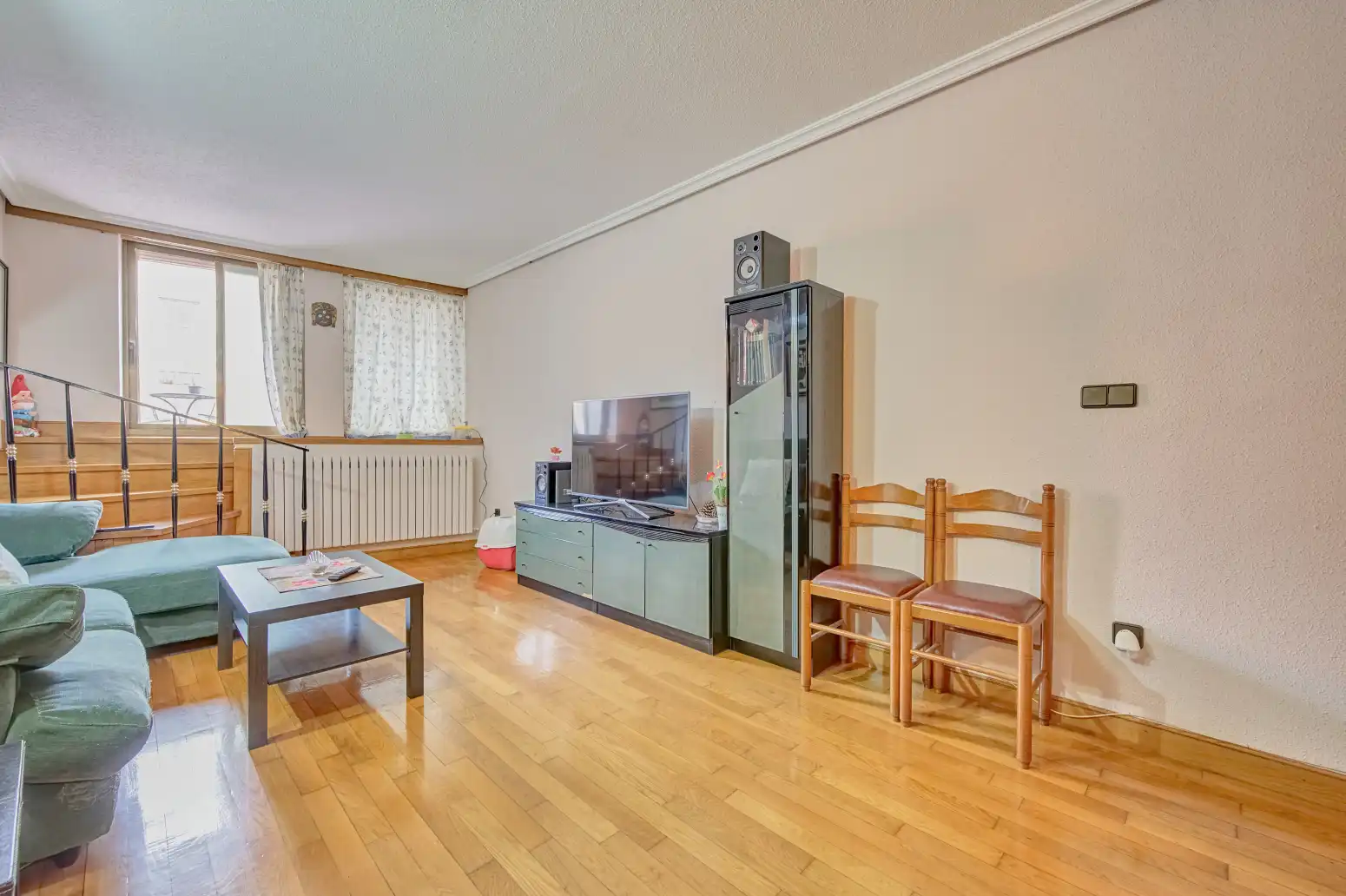 Living room of Commercial properties for sale in Puente la Reina / Gares  with Furnished