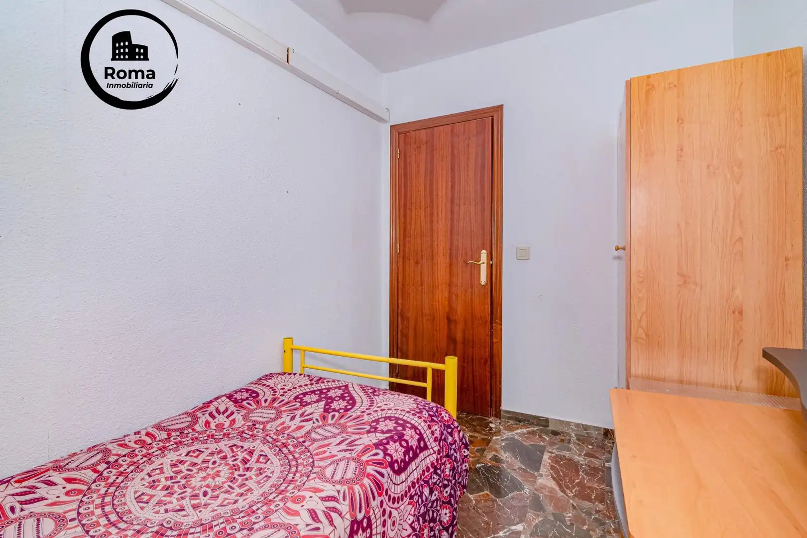 Habitación de Dúplex en venta en Granada con Aire acondicionado, Terraza y Trastero