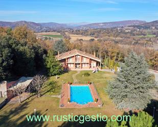 Vista exterior de Casa o xalet en venda en Orís amb Aire condicionat, Terrassa i Piscina