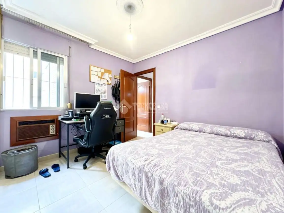 Habitación de Piso en venta en Sevilla con Aire acondicionado, Calefacción y Amueblado