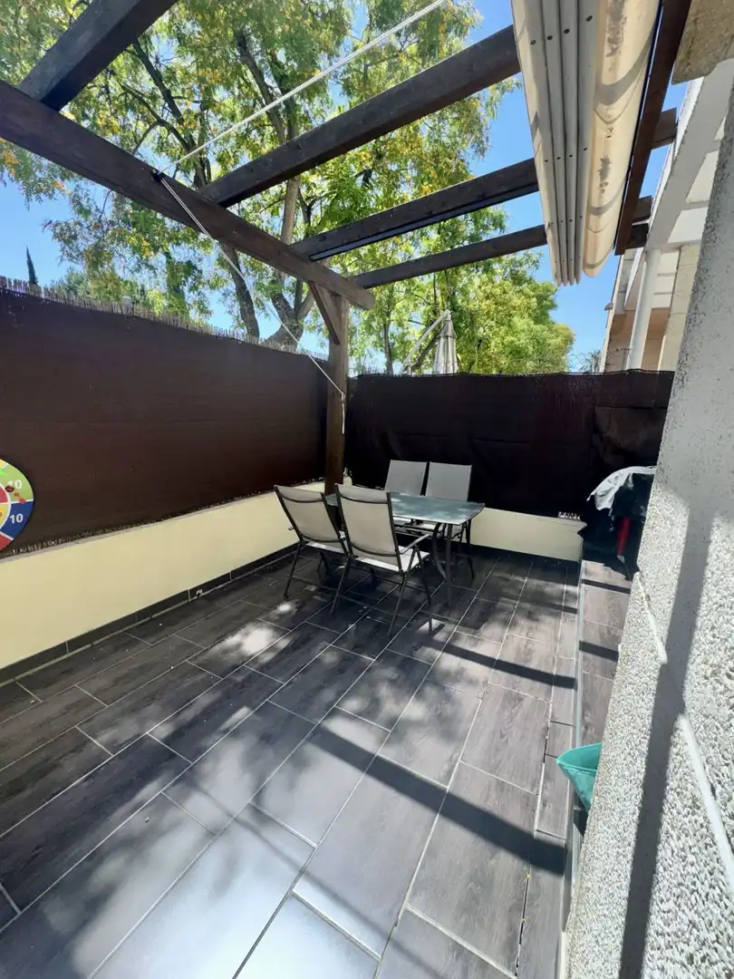 Terraza de Piso en venta en Tomares con Aire acondicionado, Calefacción y Piscina comunitaria