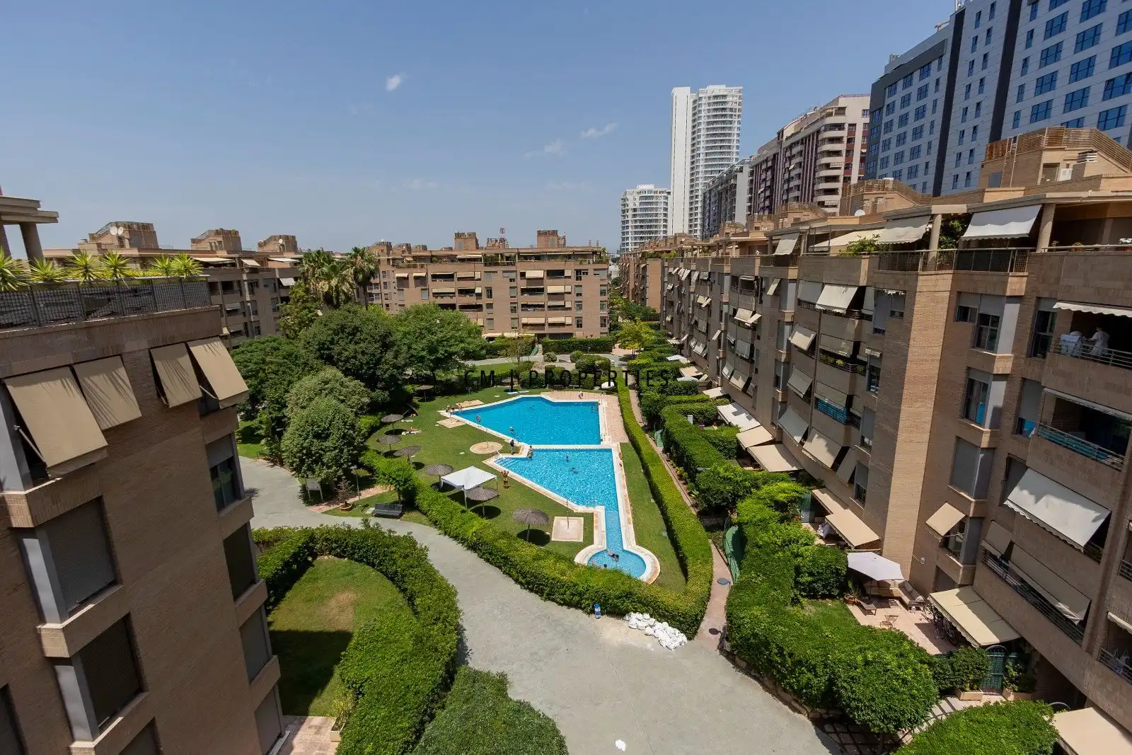 Vista exterior de Ático de alquiler en Valencia con Aire acondicionado, Calefacción y Trastero
